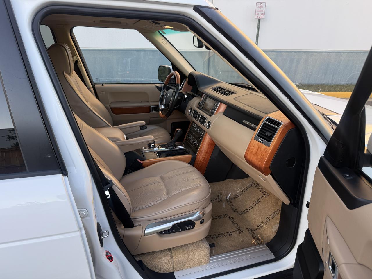 Land Rover Range Rover 4WD 4dr HSE LUX 2011