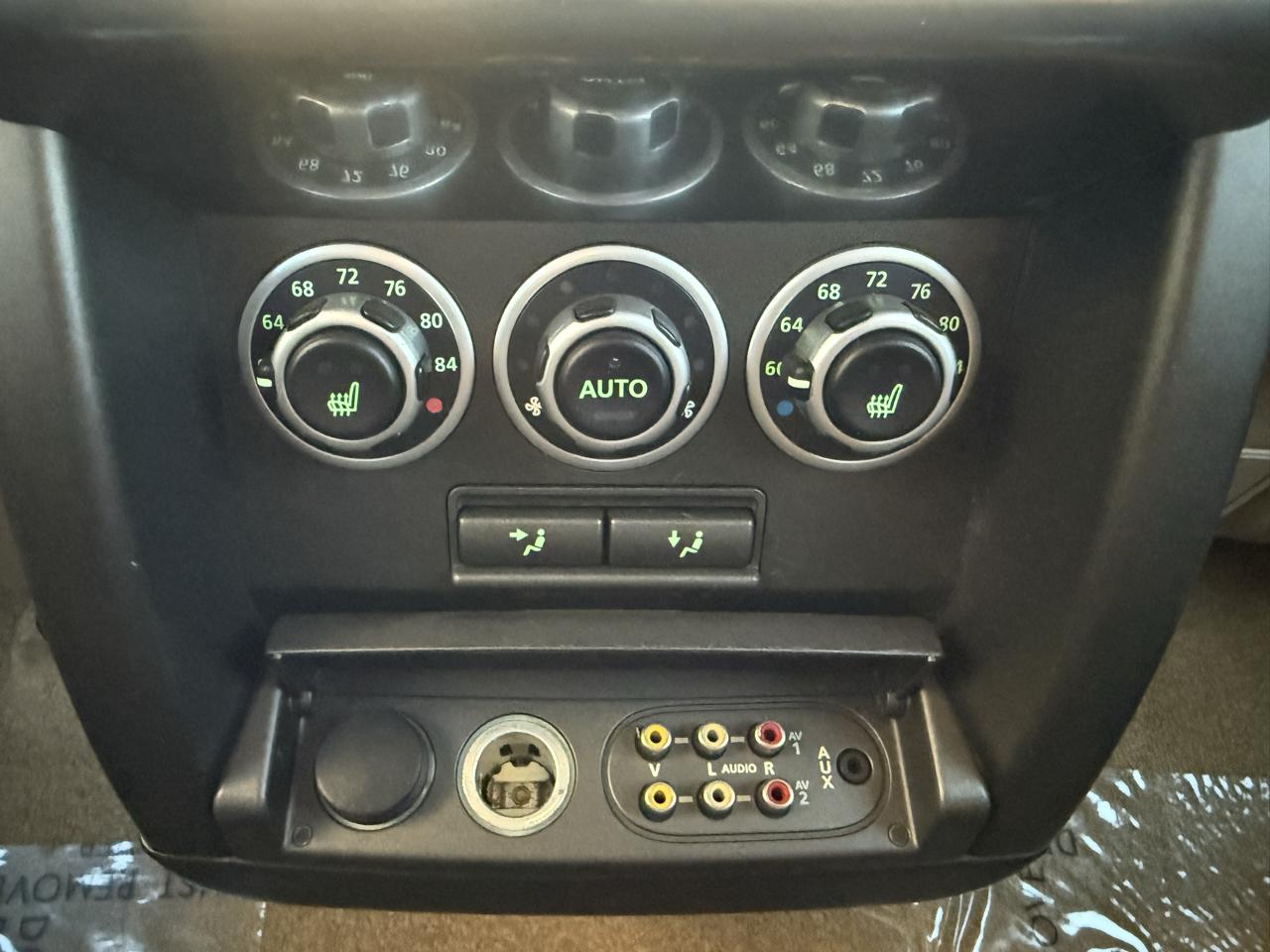 Land Rover Range Rover 4WD 4dr HSE LUX 2011