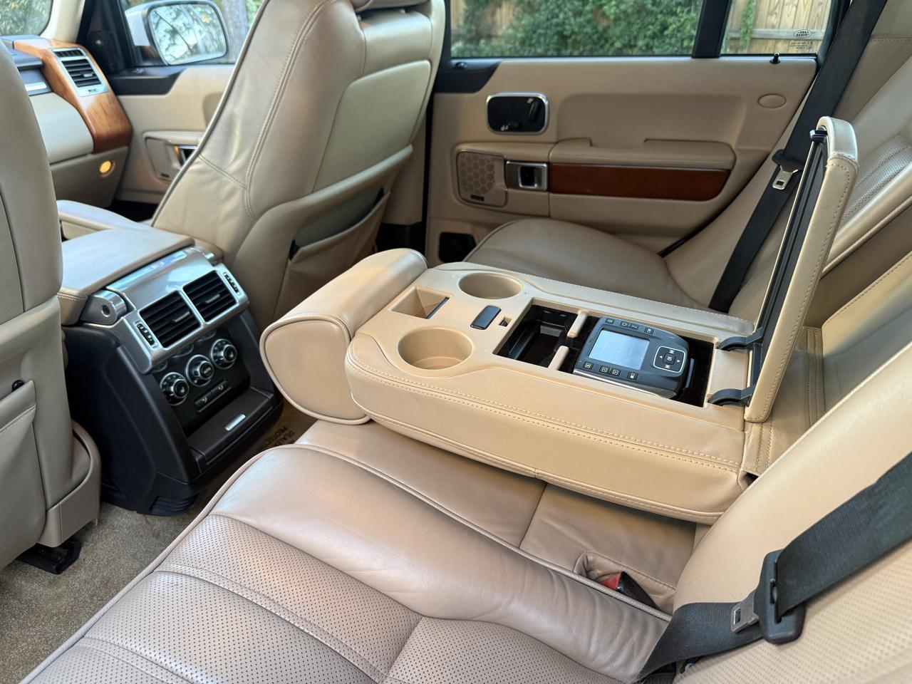 Land Rover Range Rover 4WD 4dr HSE LUX 2011