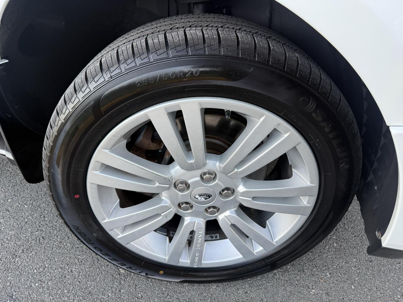 Land Rover Range Rover 4WD 4dr HSE LUX 2011