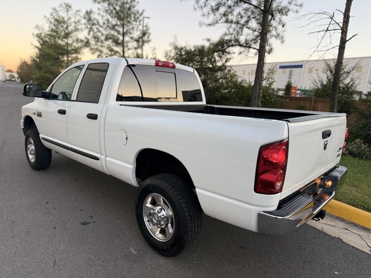 Dodge Ram 2500 4WD Quad Cab 140.5" SLT 2007