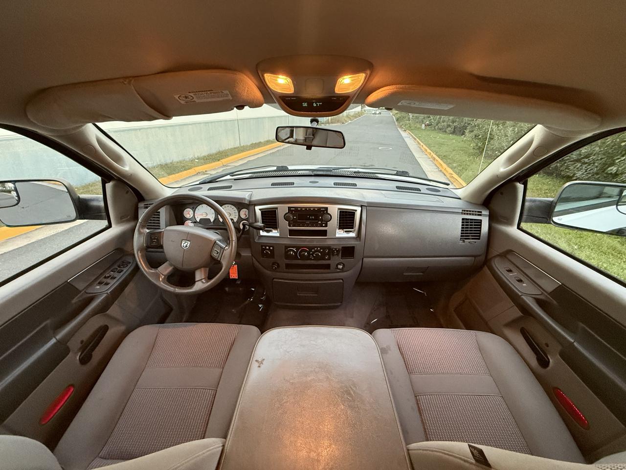 Dodge Ram 2500 4WD Quad Cab 140.5" SLT 2007
