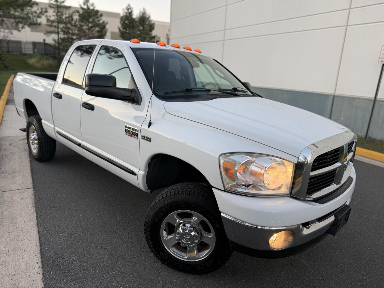 Dodge Ram 2500 4WD Quad Cab 140.5" SLT 2007