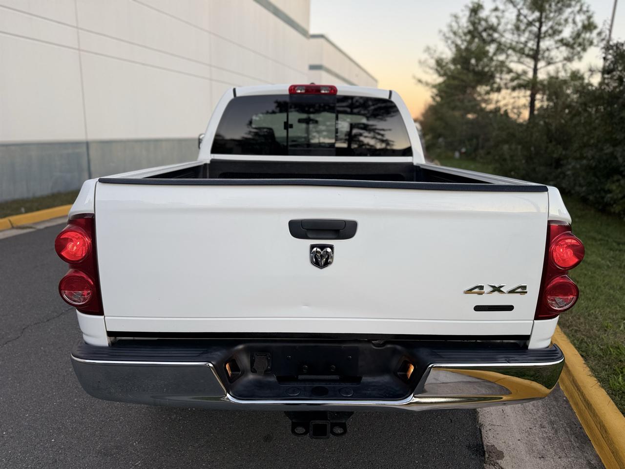 Dodge Ram 2500 4WD Quad Cab 140.5" SLT 2007