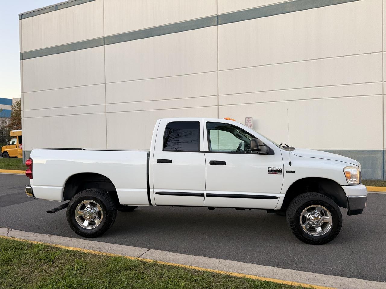Dodge Ram 2500 4WD Quad Cab 140.5" SLT 2007