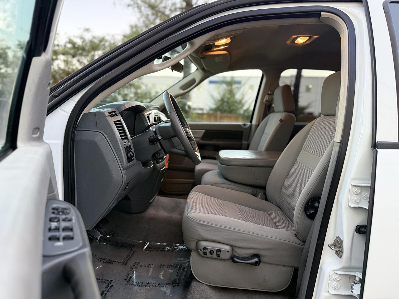 Dodge Ram 2500 4WD Quad Cab 140.5" SLT 2007