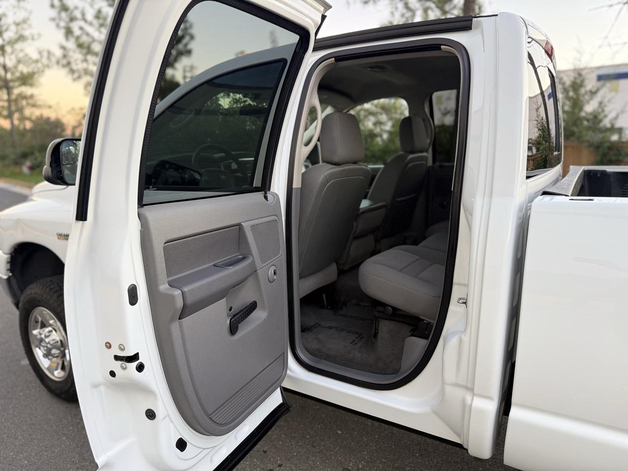 Dodge Ram 2500 4WD Quad Cab 140.5" SLT 2007