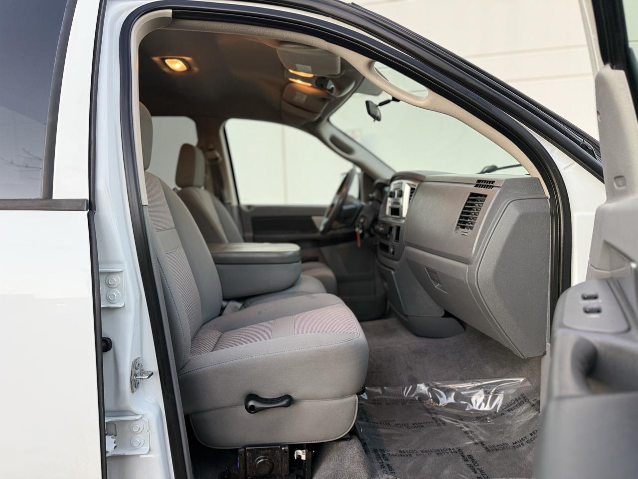 Dodge Ram 2500 4WD Quad Cab 140.5" SLT 2007