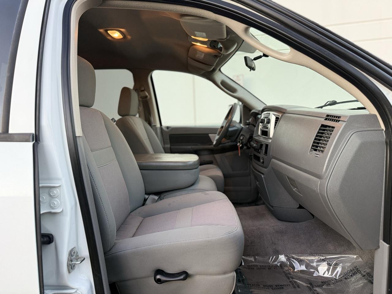 Dodge Ram 2500 4WD Quad Cab 140.5" SLT 2007