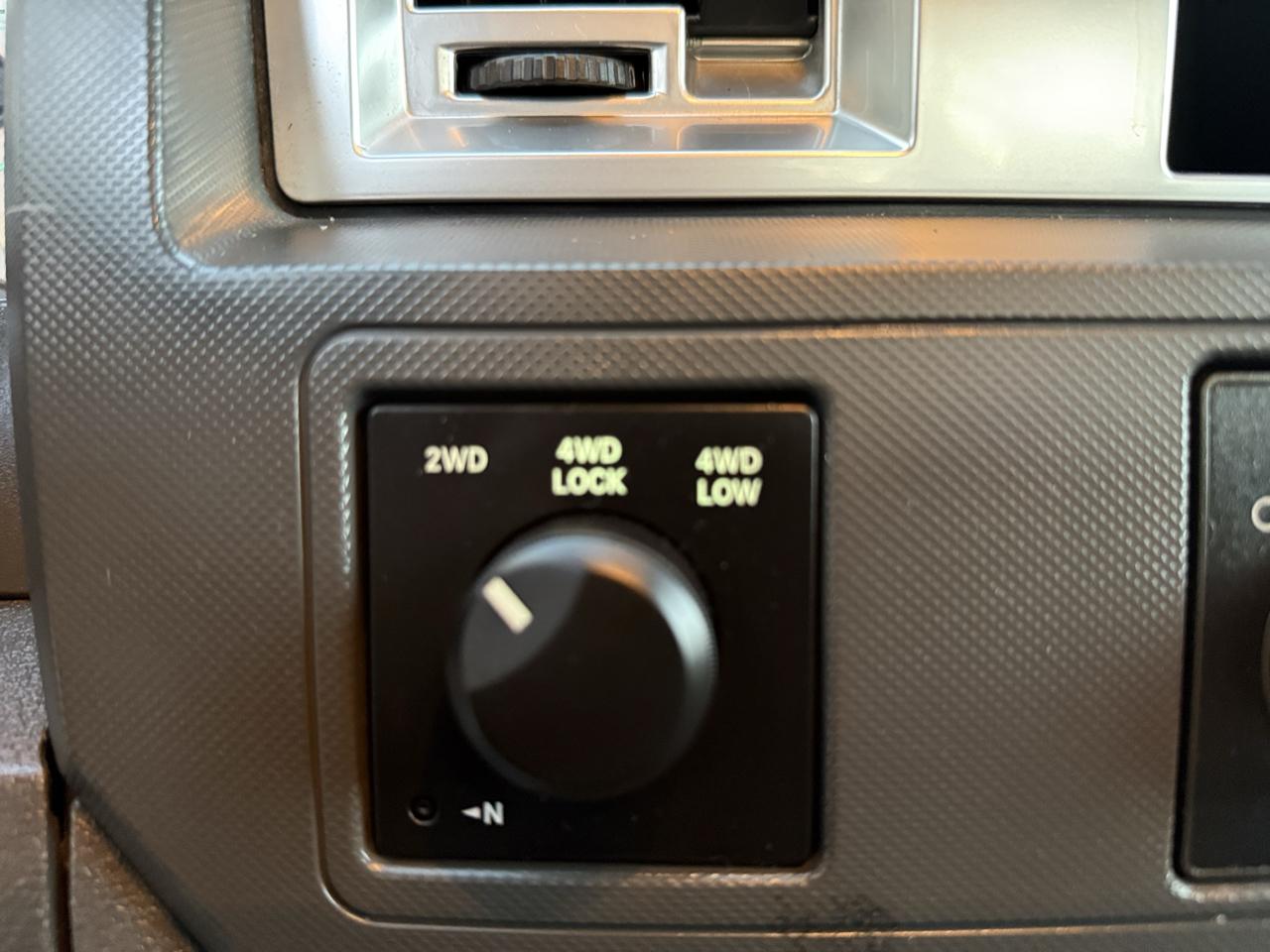 Dodge Ram 2500 4WD Quad Cab 140.5" SLT 2007