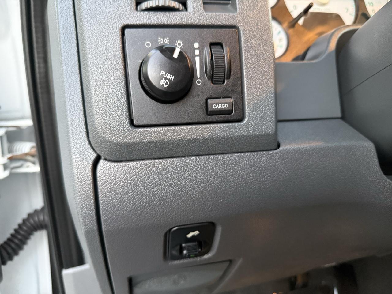 Dodge Ram 2500 4WD Quad Cab 140.5" SLT 2007