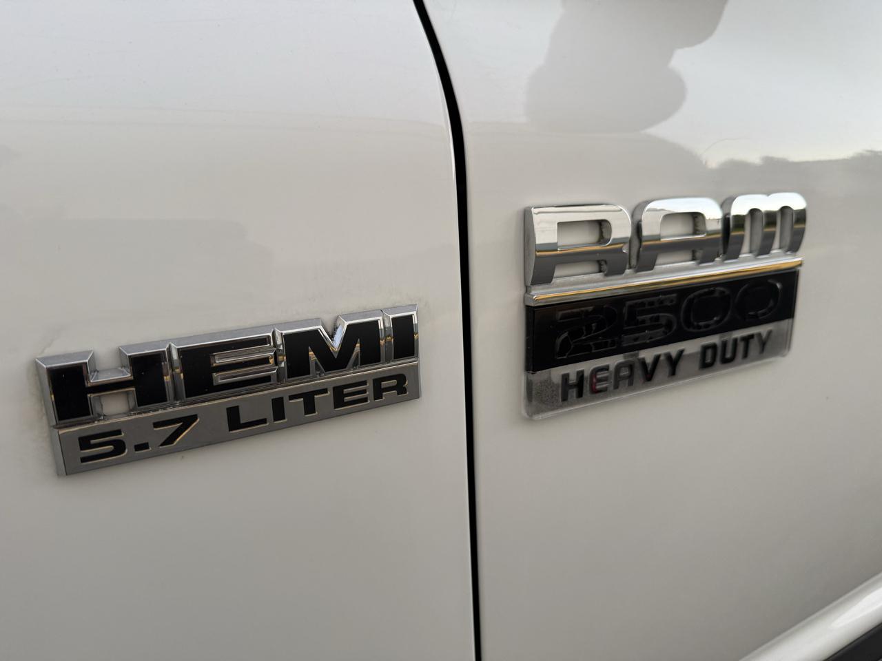 Dodge Ram 2500 4WD Quad Cab 140.5" SLT 2007