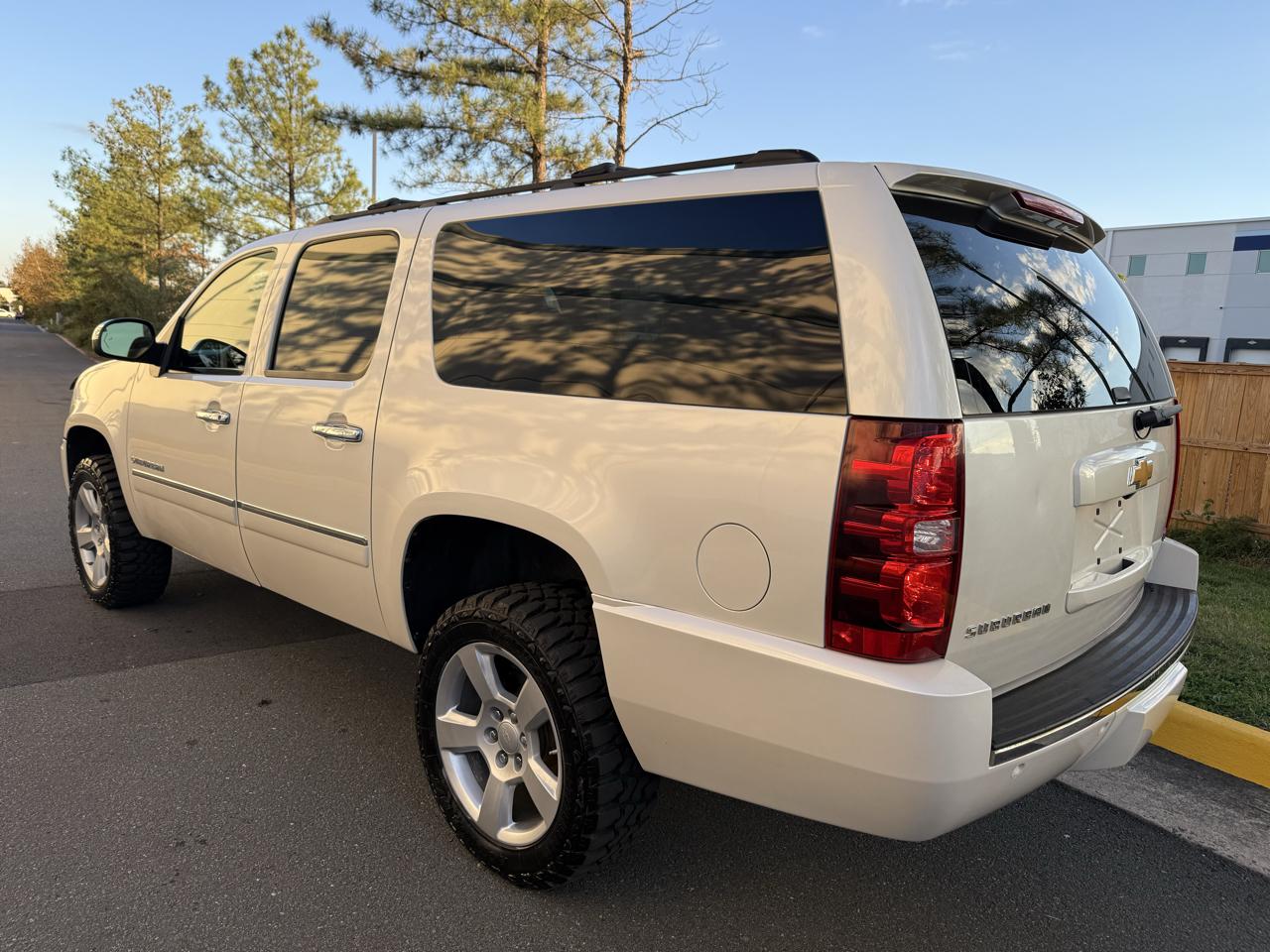 Chevrolet Suburban 4WD 4dr 1500 LTZ 2012