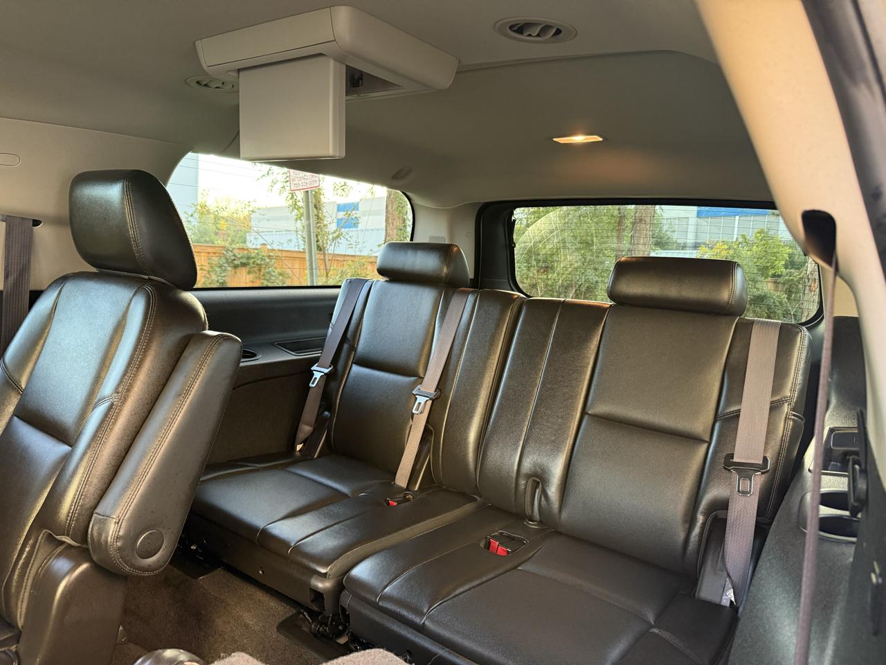 Chevrolet Suburban 4WD 4dr 1500 LTZ 2012