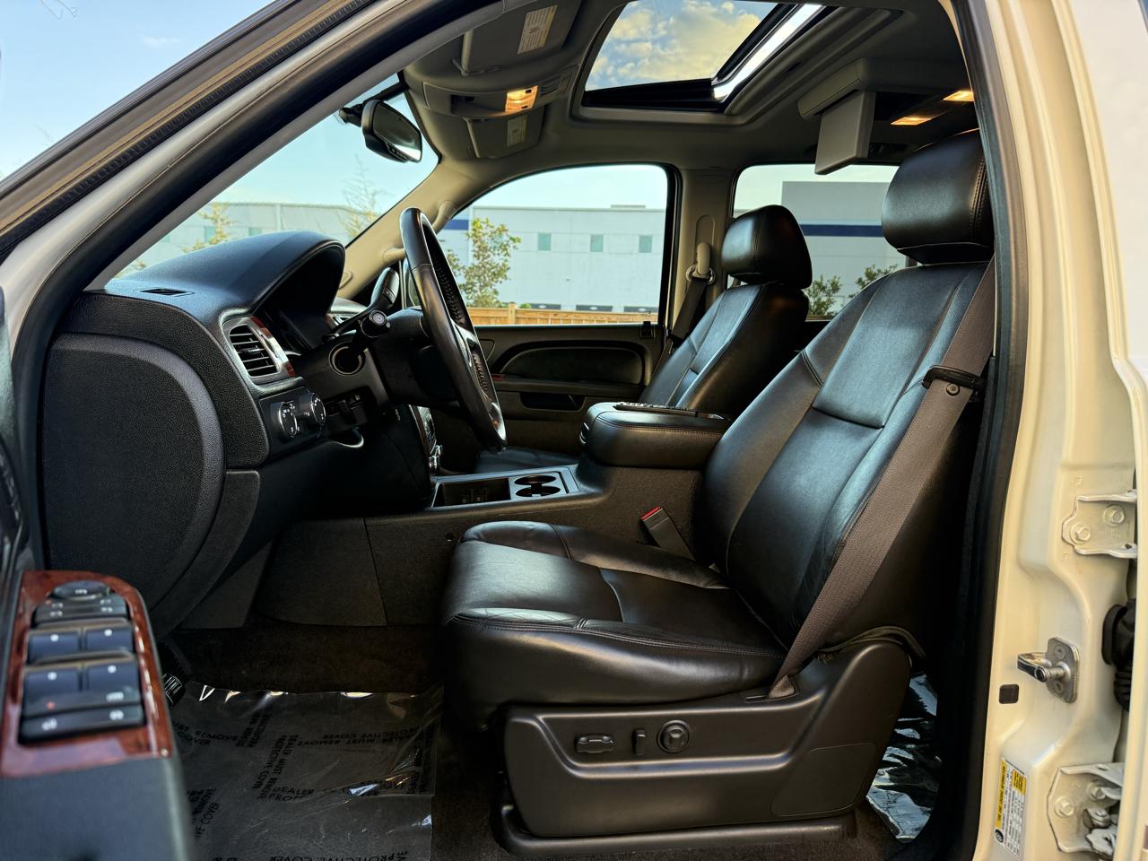 Chevrolet Suburban 4WD 4dr 1500 LTZ 2012