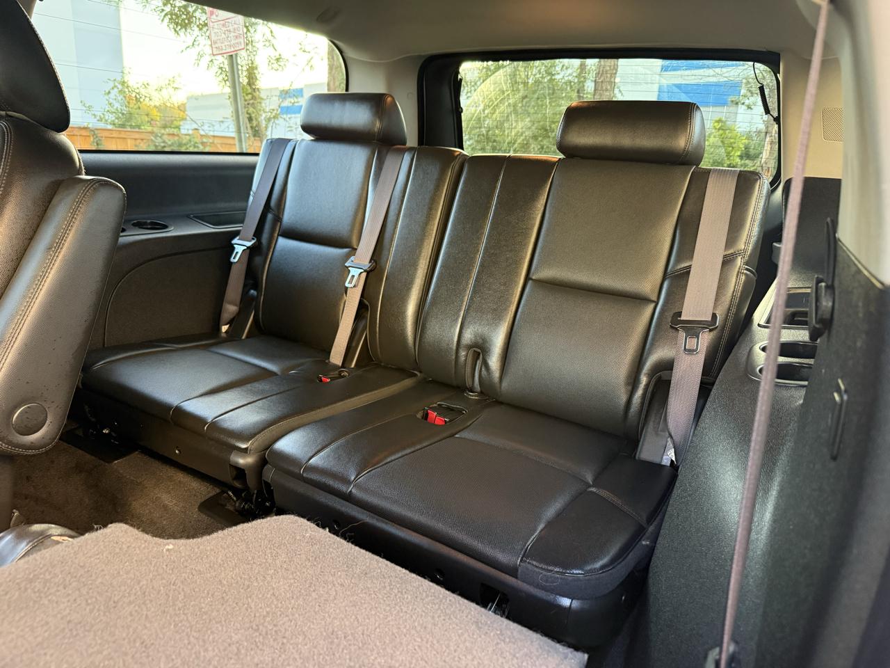 Chevrolet Suburban 4WD 4dr 1500 LTZ 2012