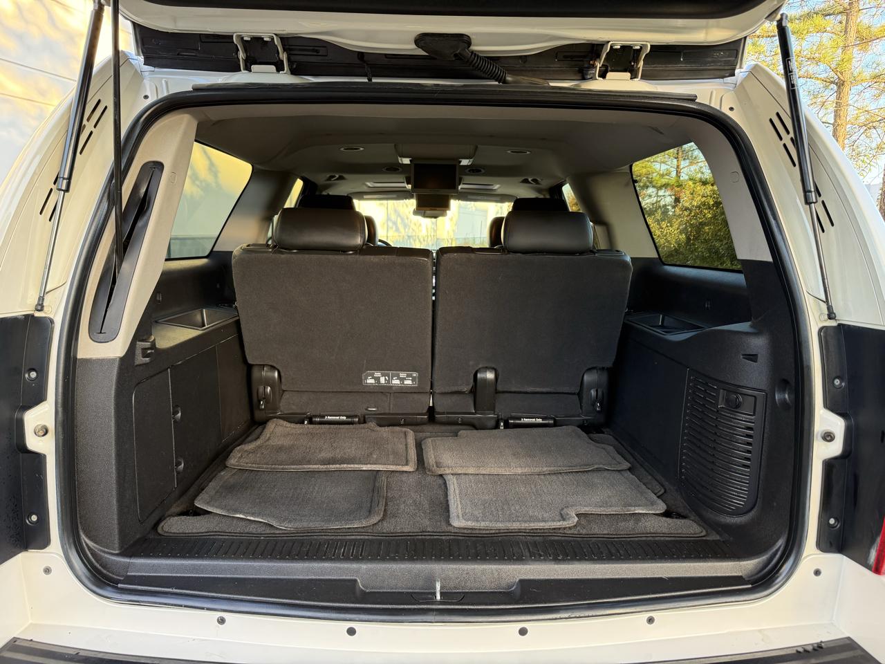 Chevrolet Suburban 4WD 4dr 1500 LTZ 2012
