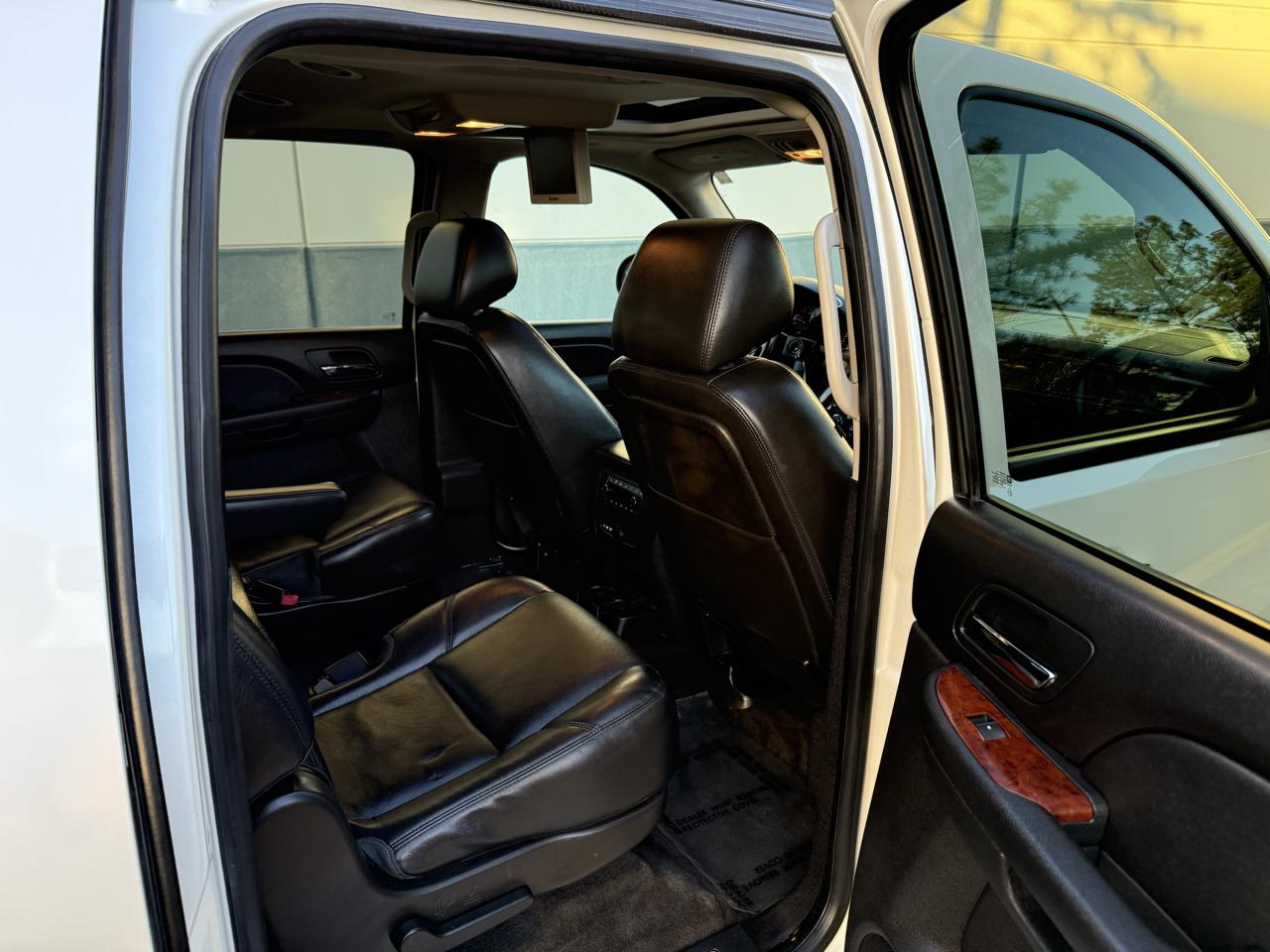 Chevrolet Suburban 4WD 4dr 1500 LTZ 2012