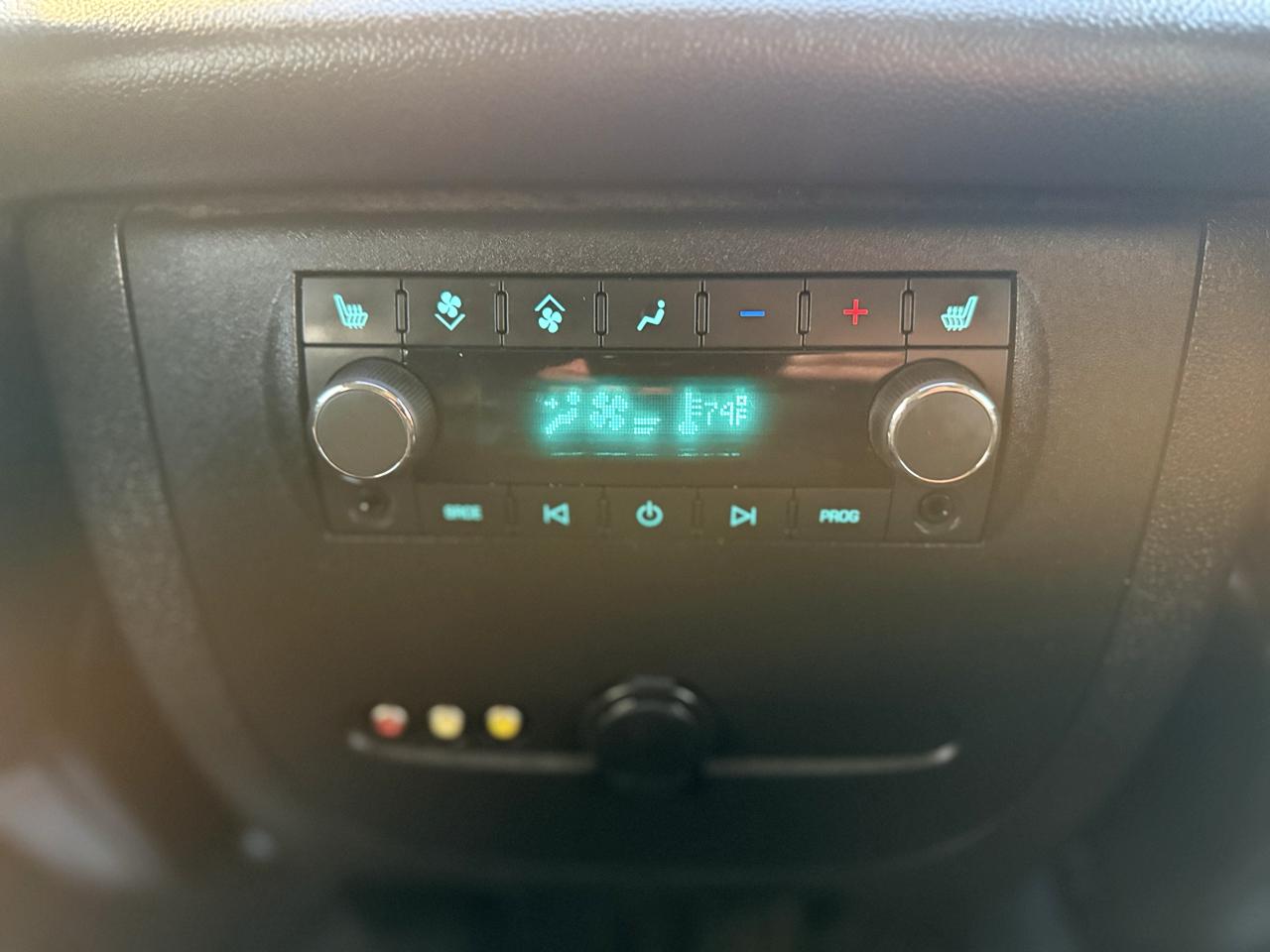 Chevrolet Suburban 4WD 4dr 1500 LTZ 2012