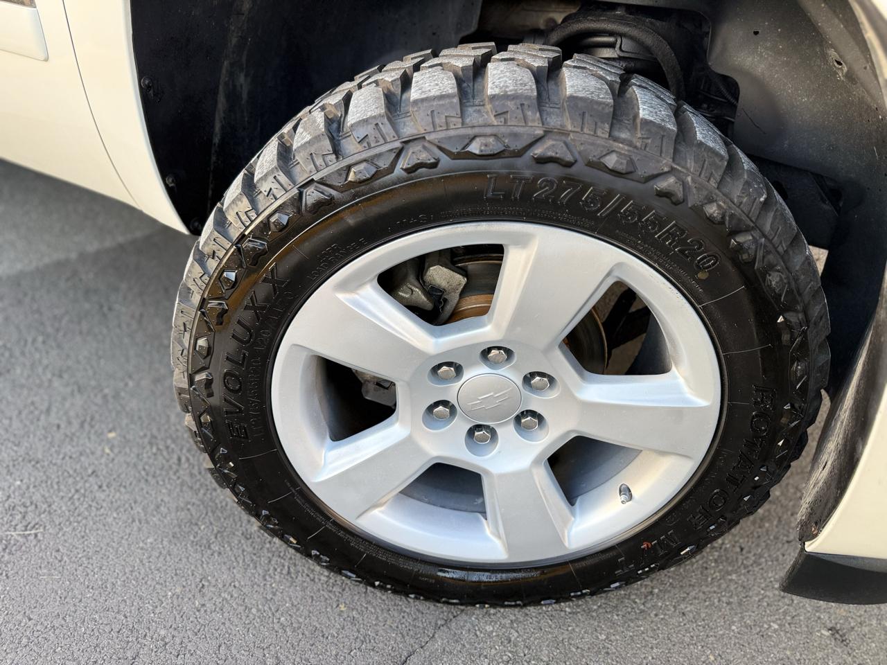 Chevrolet Suburban 4WD 4dr 1500 LTZ 2012