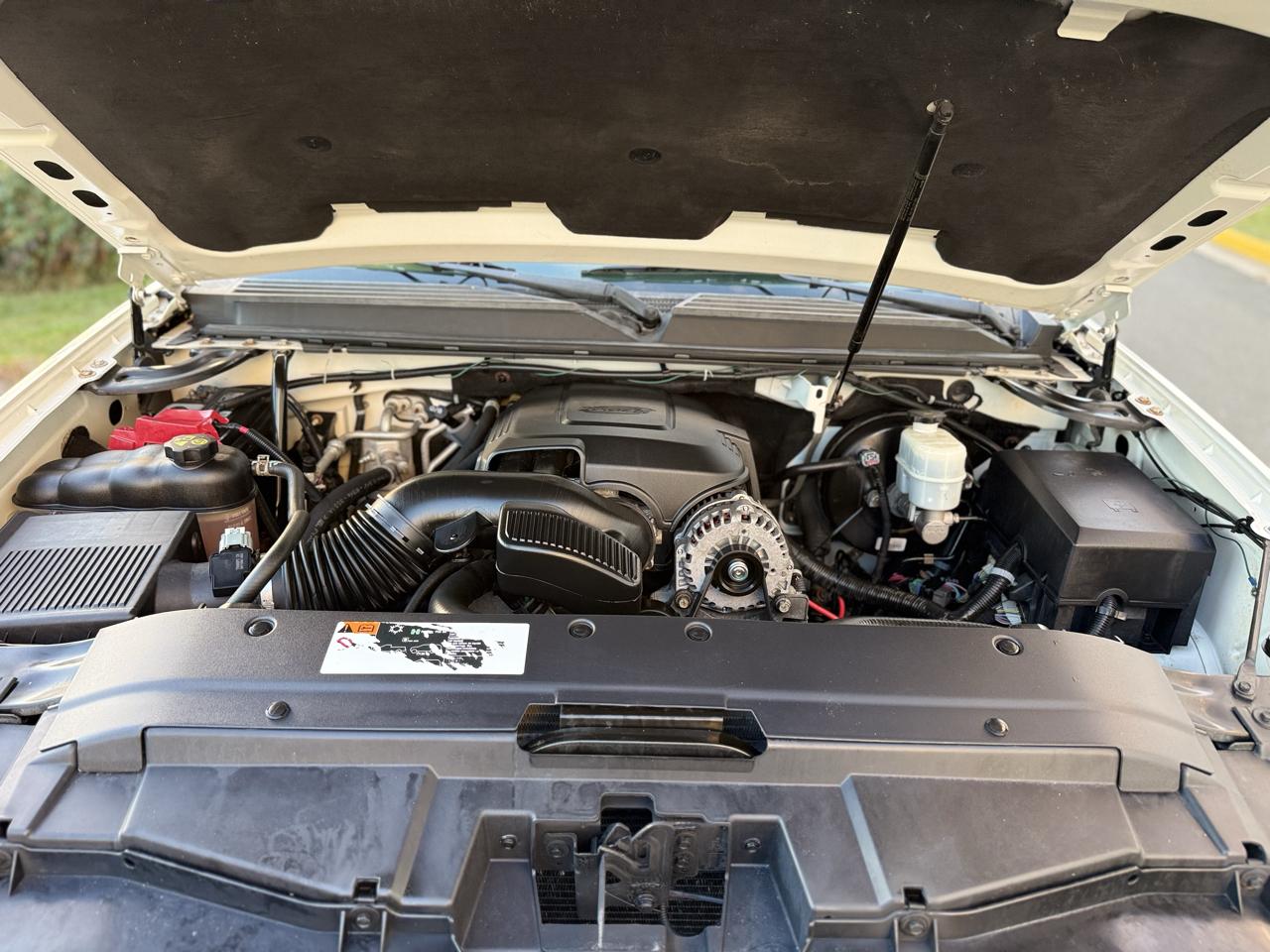 Chevrolet Suburban 4WD 4dr 1500 LTZ 2012