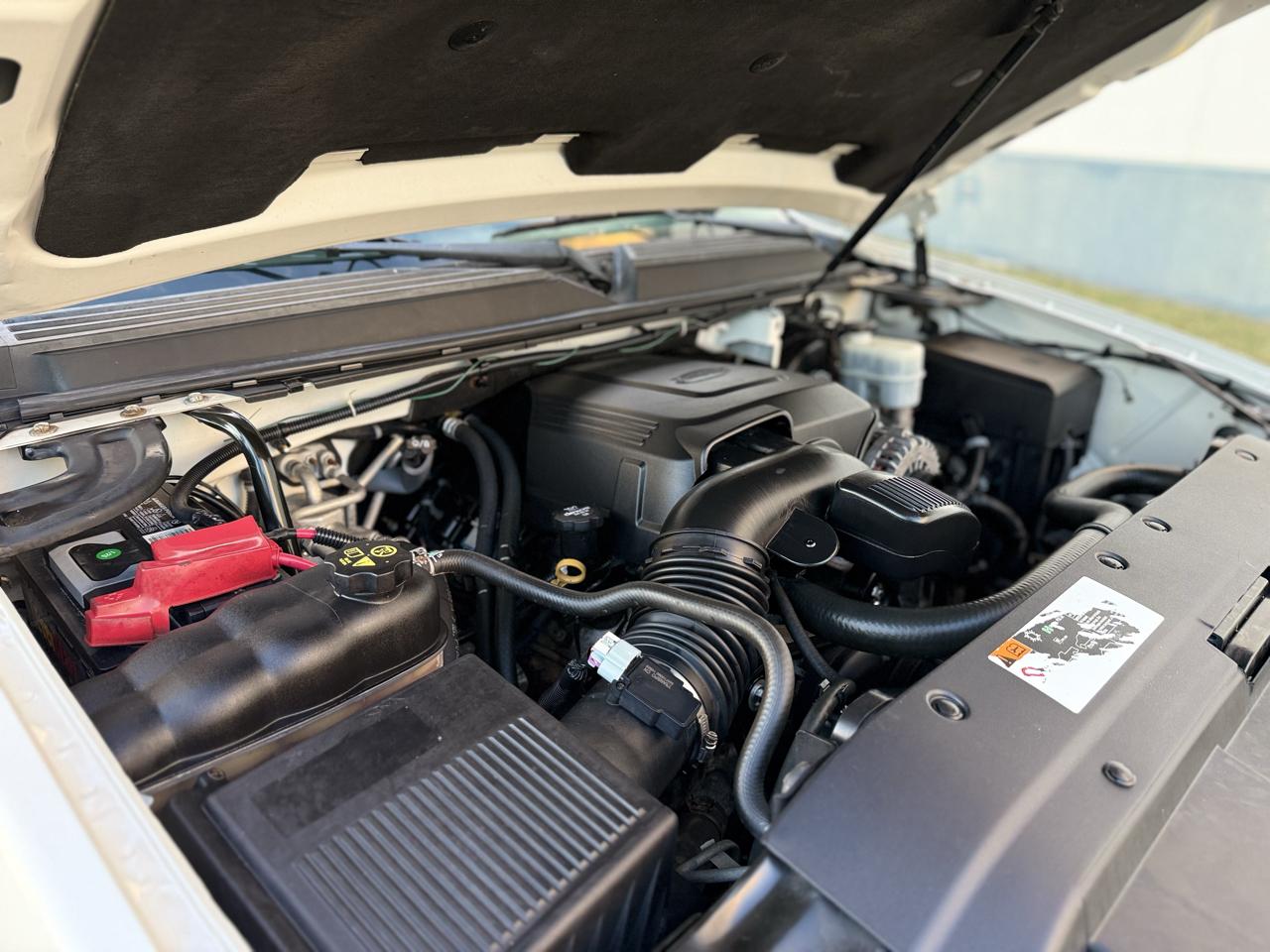 Chevrolet Suburban 4WD 4dr 1500 LTZ 2012