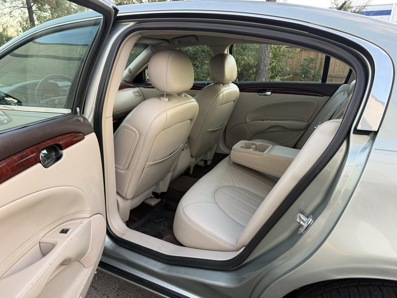 Buick Lucerne 4dr Sdn V6 CXL 2007