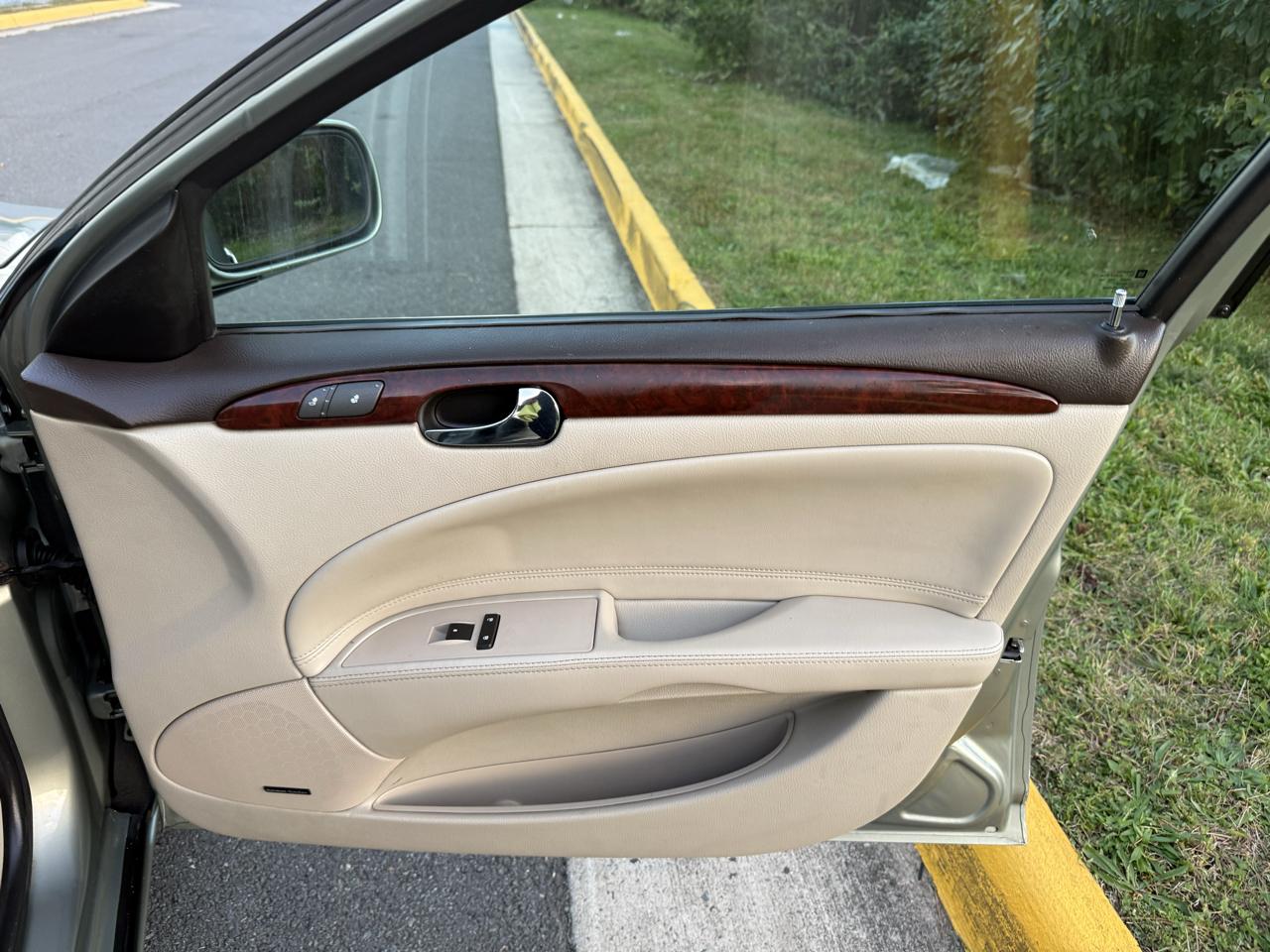 Buick Lucerne 4dr Sdn V6 CXL 2007