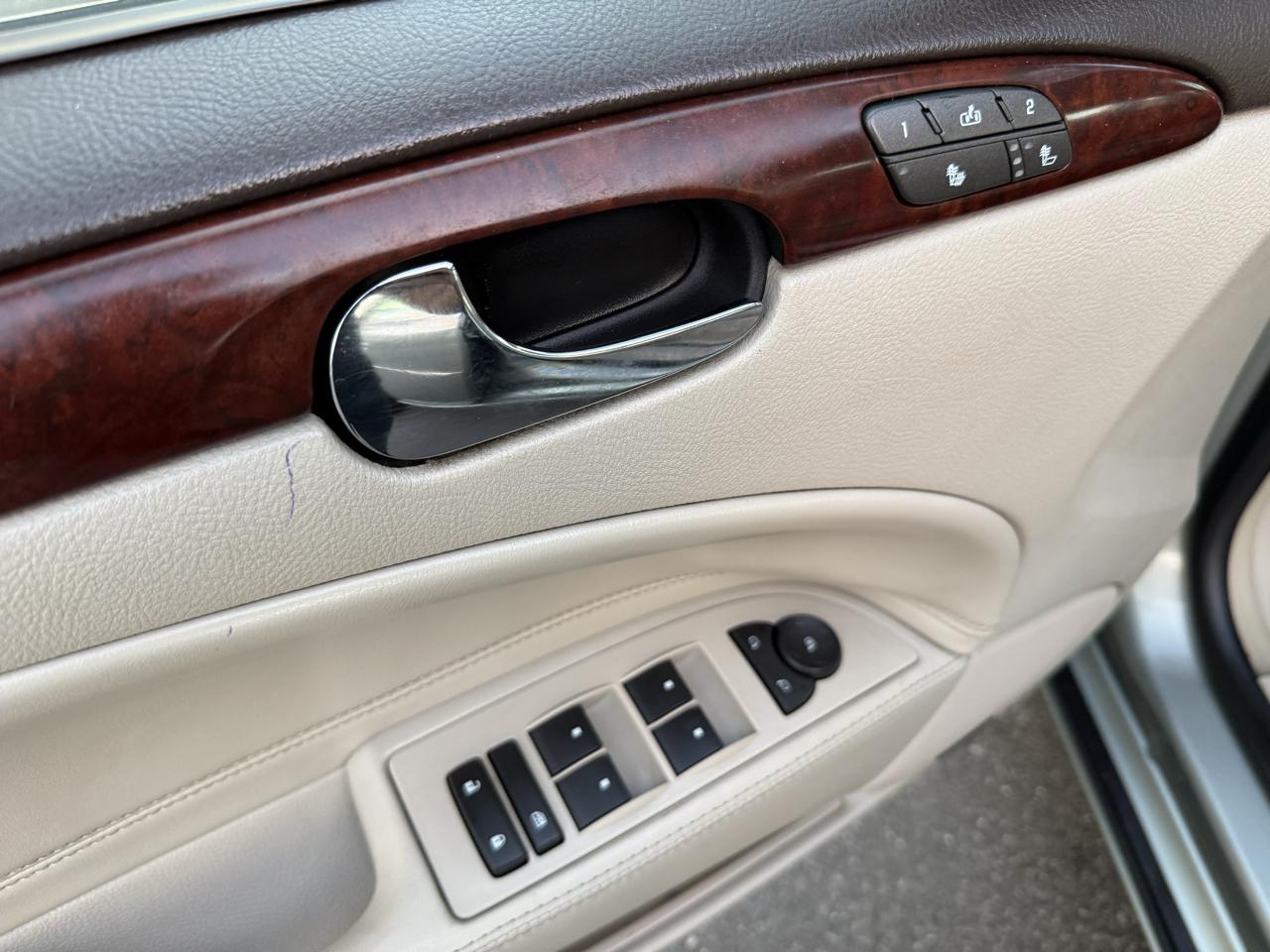 Buick Lucerne 4dr Sdn V6 CXL 2007