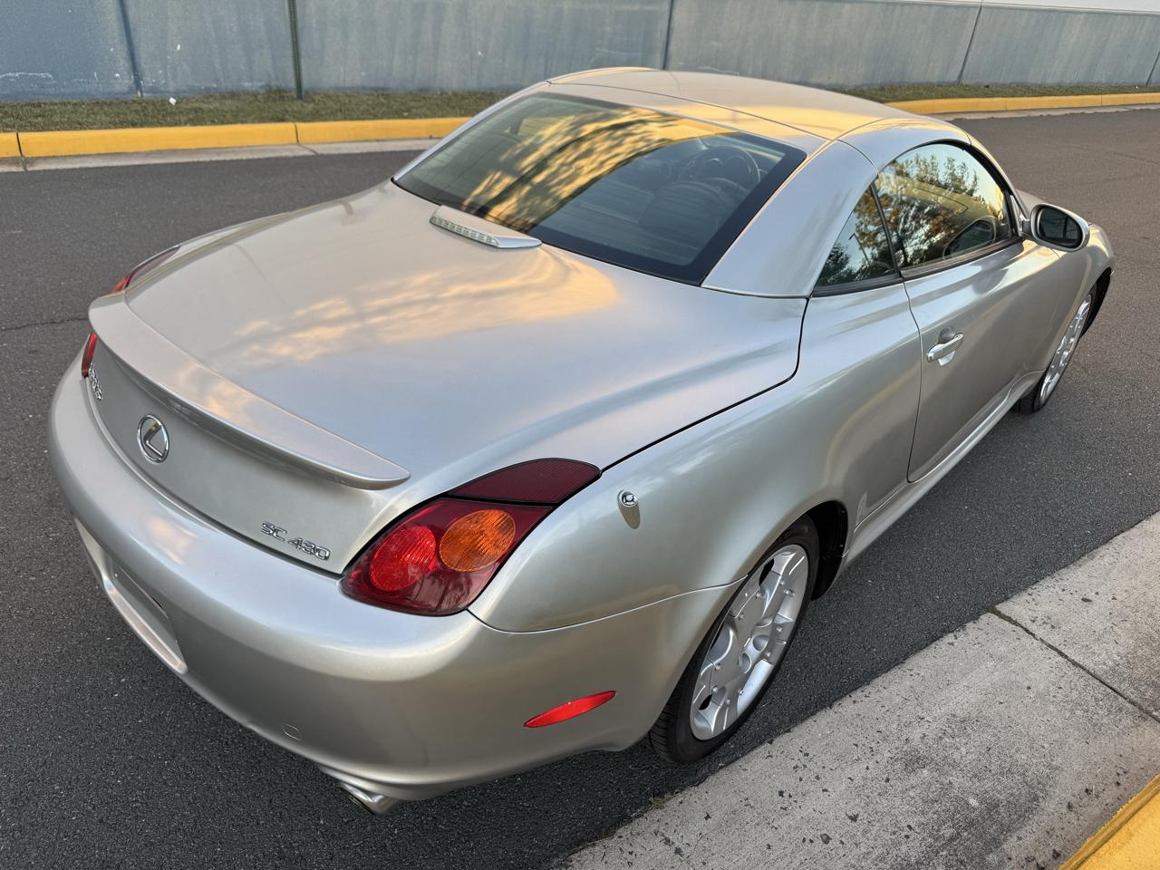 Lexus SC 430 2dr Convertible 2004