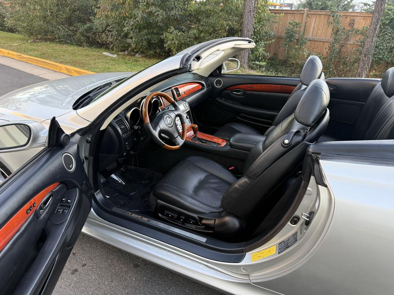 Lexus SC 430 2dr Convertible 2004