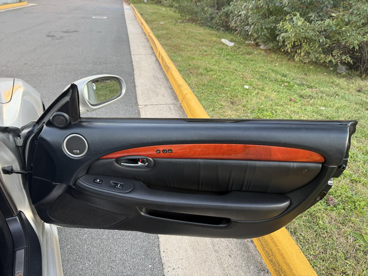Lexus SC 430 2dr Convertible 2004
