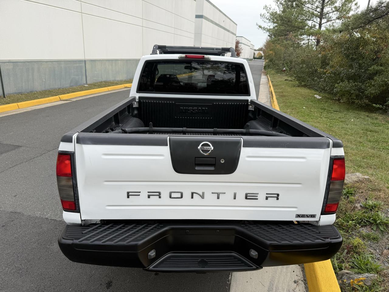 Nissan Frontier 4WD XE Crew Cab V6 Manual Long Bed 2004