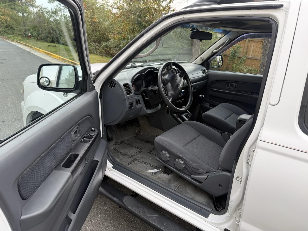 Nissan Frontier 4WD XE Crew Cab V6 Manual Long Bed 2004