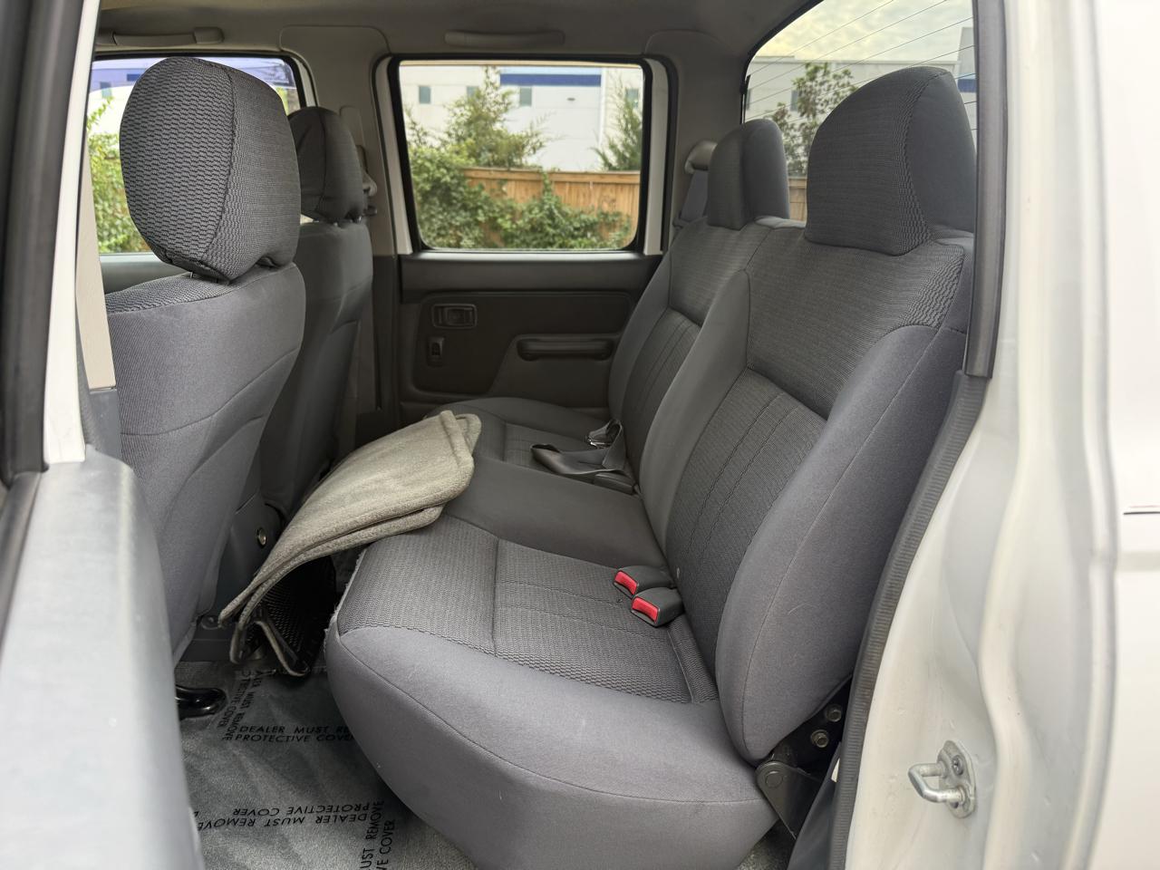 Nissan Frontier 4WD XE Crew Cab V6 Manual Long Bed 2004
