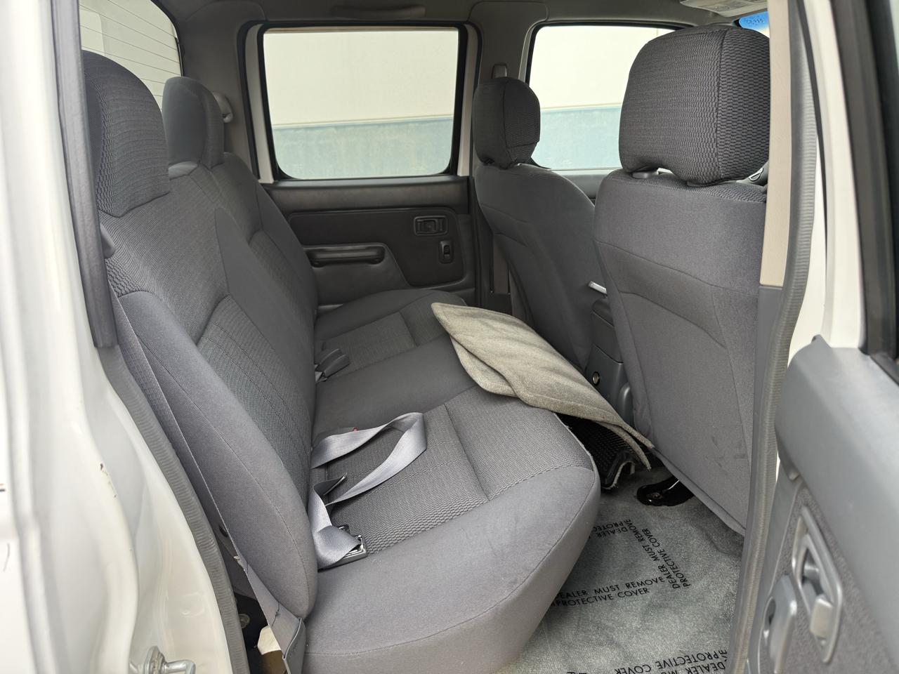Nissan Frontier 4WD XE Crew Cab V6 Manual Long Bed 2004