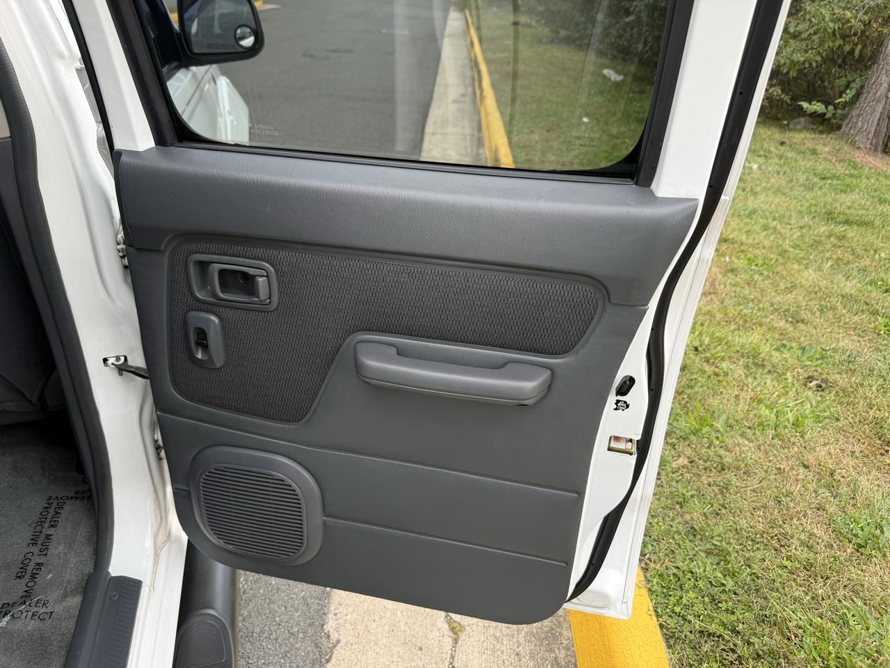 Nissan Frontier 4WD XE Crew Cab V6 Manual Long Bed 2004