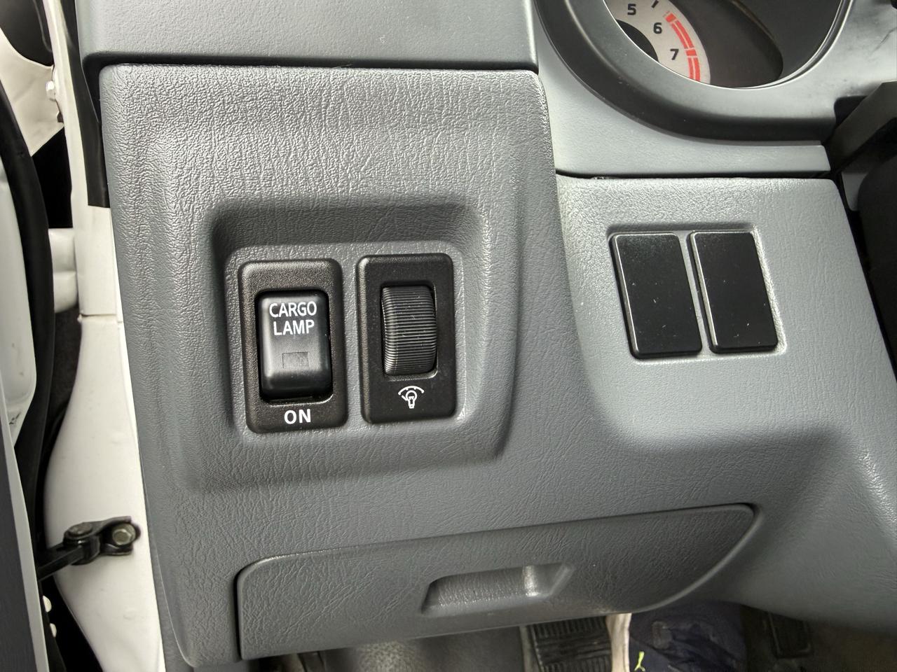 Nissan Frontier 4WD XE Crew Cab V6 Manual Long Bed 2004