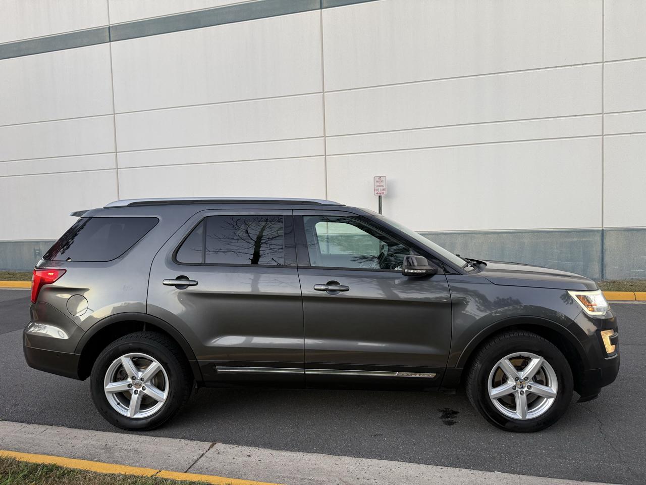 Ford Explorer 4WD 4dr XLT 2016