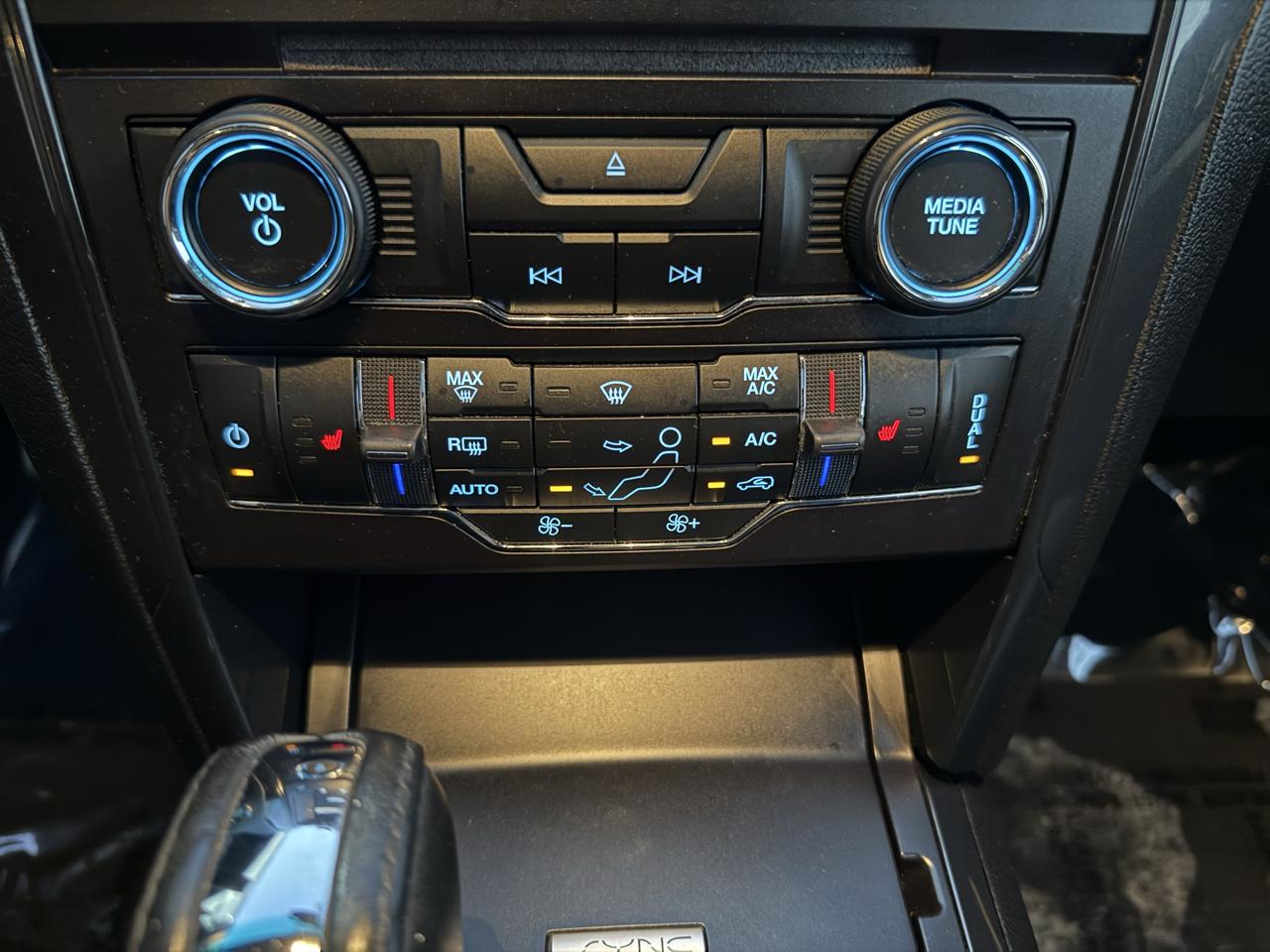 Ford Explorer 4WD 4dr XLT 2016