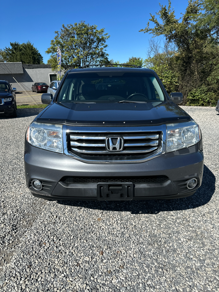 Honda Pilot Touring 4WD 5-Spd AT with DVD 2013