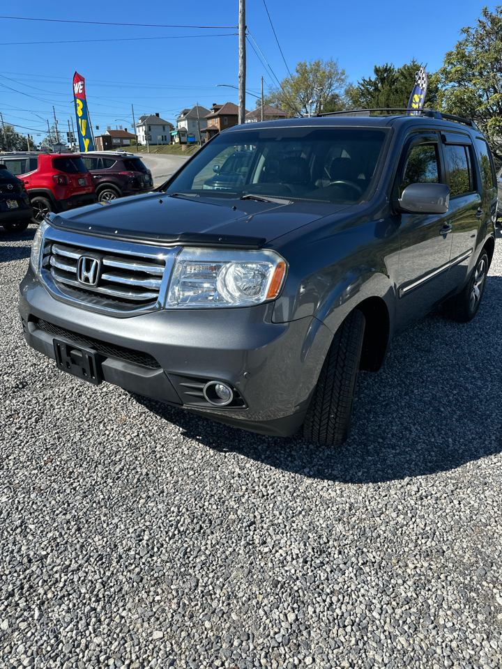 Honda Pilot Touring 4WD 5-Spd AT with DVD 2013