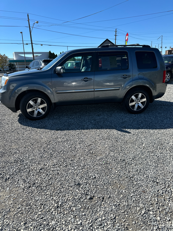 Honda Pilot Touring 4WD 5-Spd AT with DVD 2013