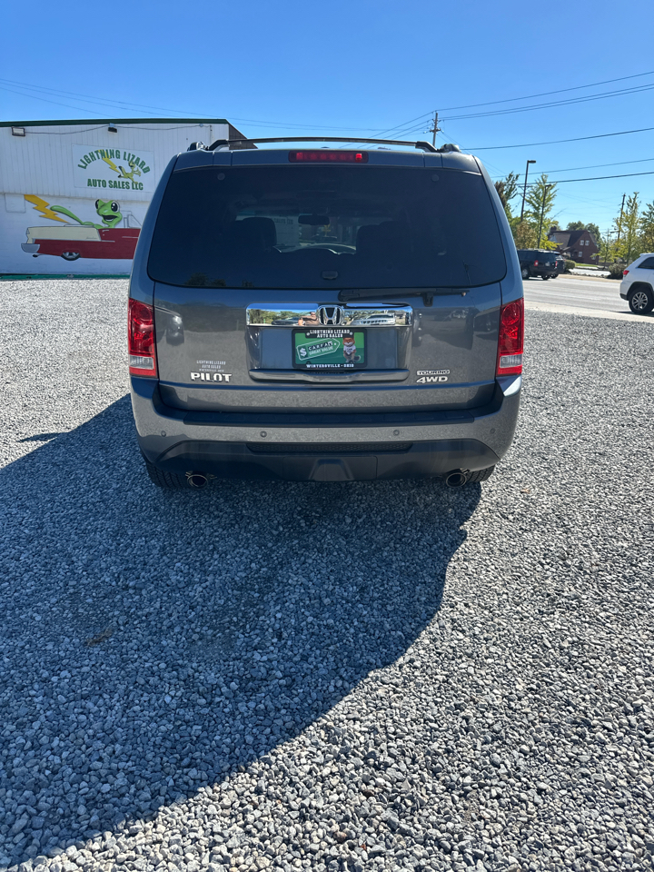 Honda Pilot Touring 4WD 5-Spd AT with DVD 2013