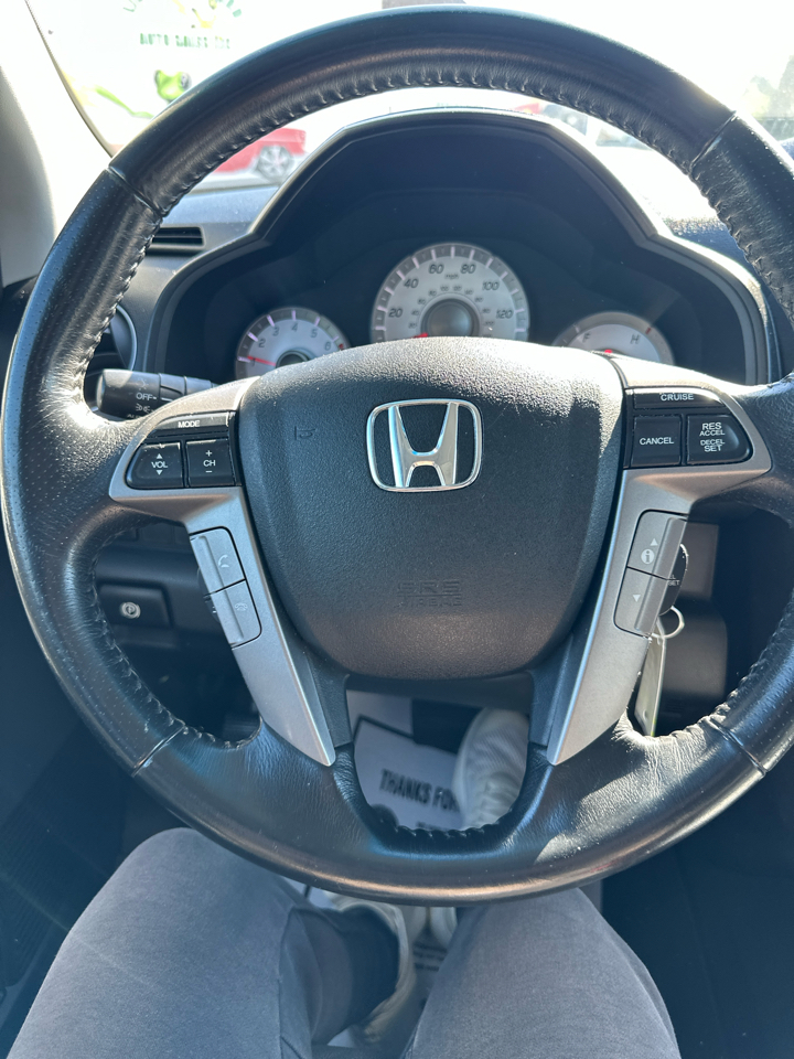 Honda Pilot Touring 4WD 5-Spd AT with DVD 2013