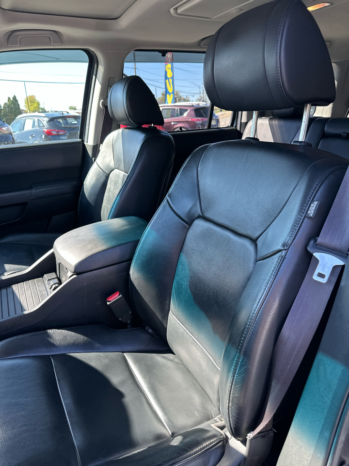 Honda Pilot Touring 4WD 5-Spd AT with DVD 2013