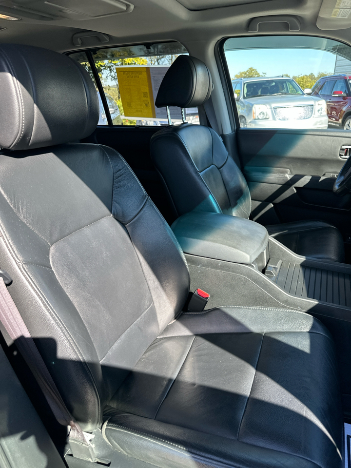 Honda Pilot Touring 4WD 5-Spd AT with DVD 2013