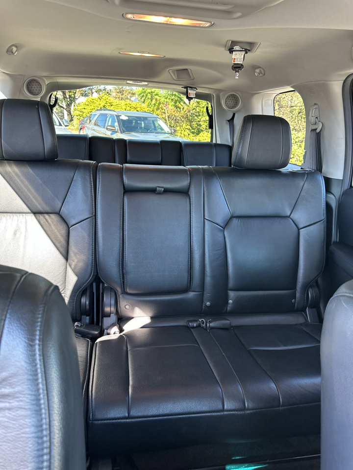 Honda Pilot Touring 4WD 5-Spd AT with DVD 2013