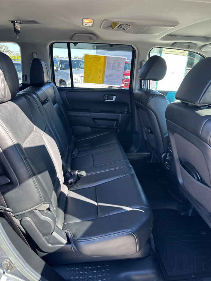 Honda Pilot Touring 4WD 5-Spd AT with DVD 2013