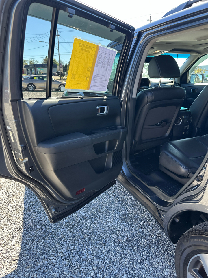 Honda Pilot Touring 4WD 5-Spd AT with DVD 2013